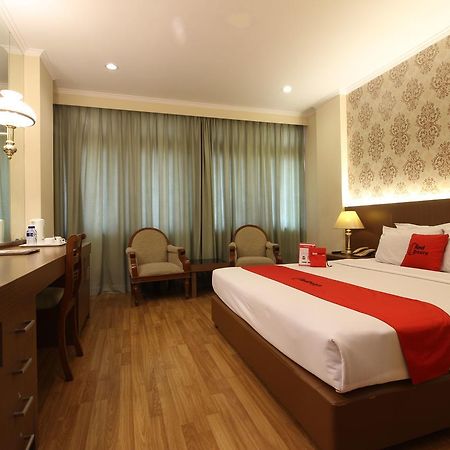 Reddoorz Premium @ Slamet Riyadi 2 Solo Exterior foto