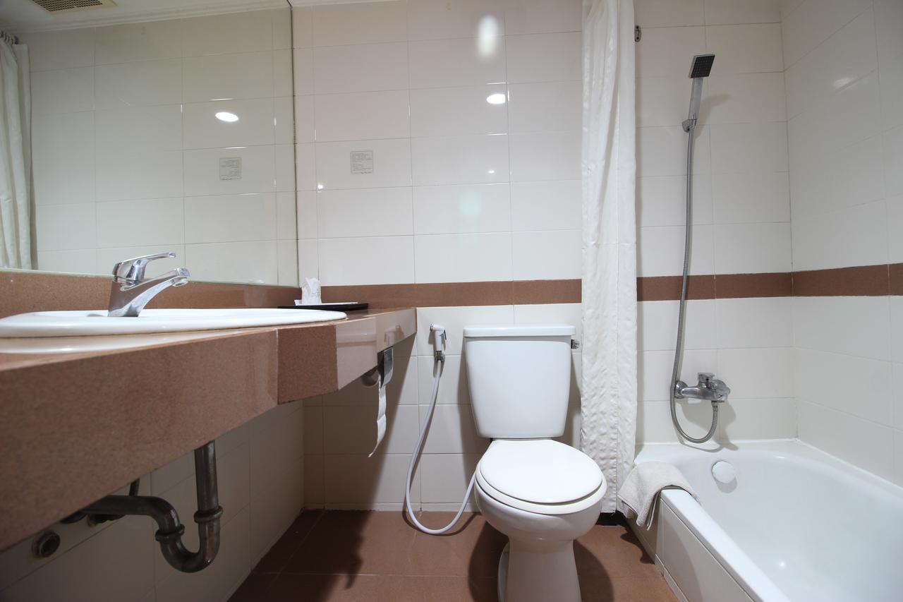 Reddoorz Premium @ Slamet Riyadi 2 Solo Exterior foto