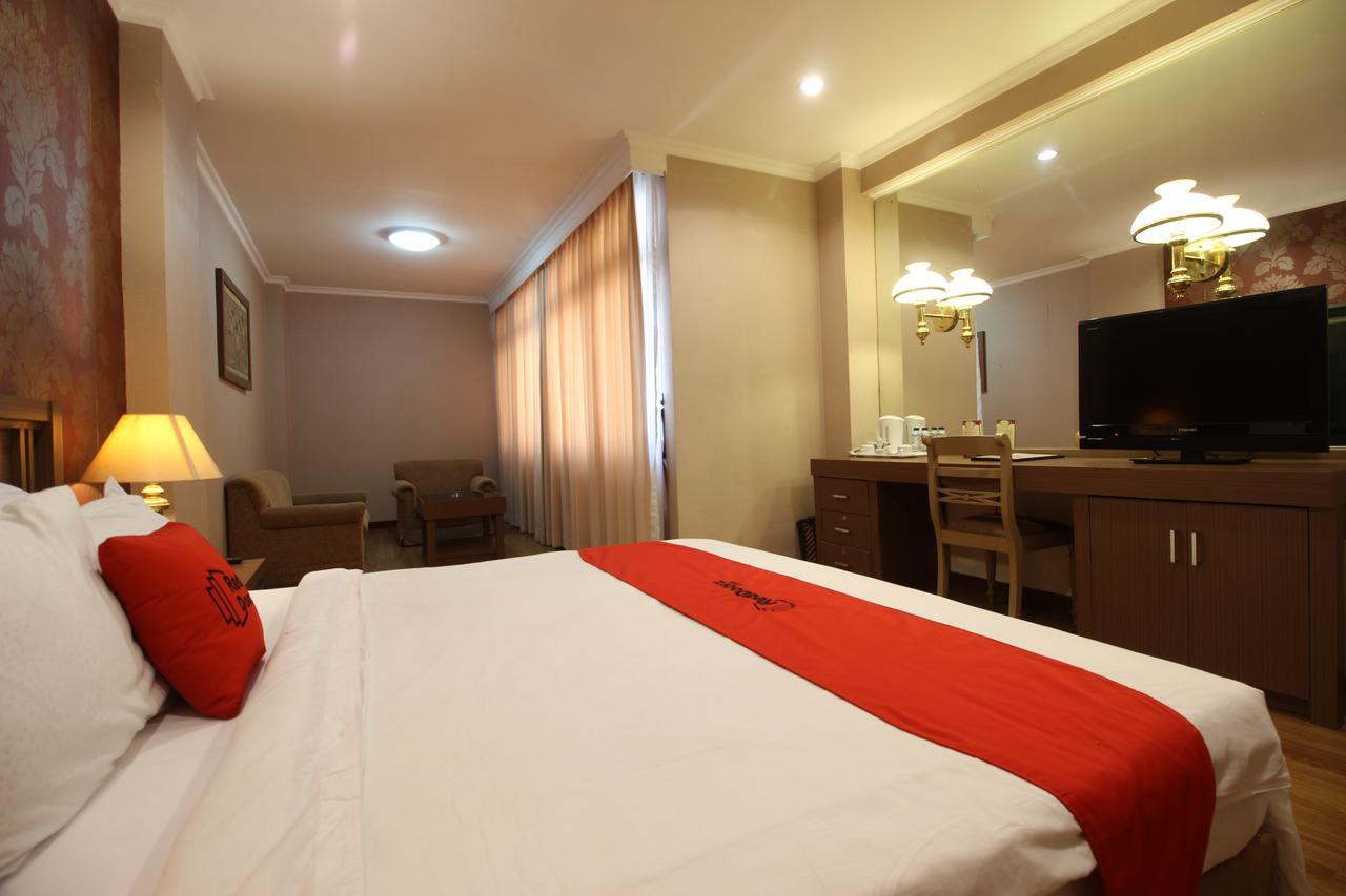 Reddoorz Premium @ Slamet Riyadi 2 Solo Exterior foto