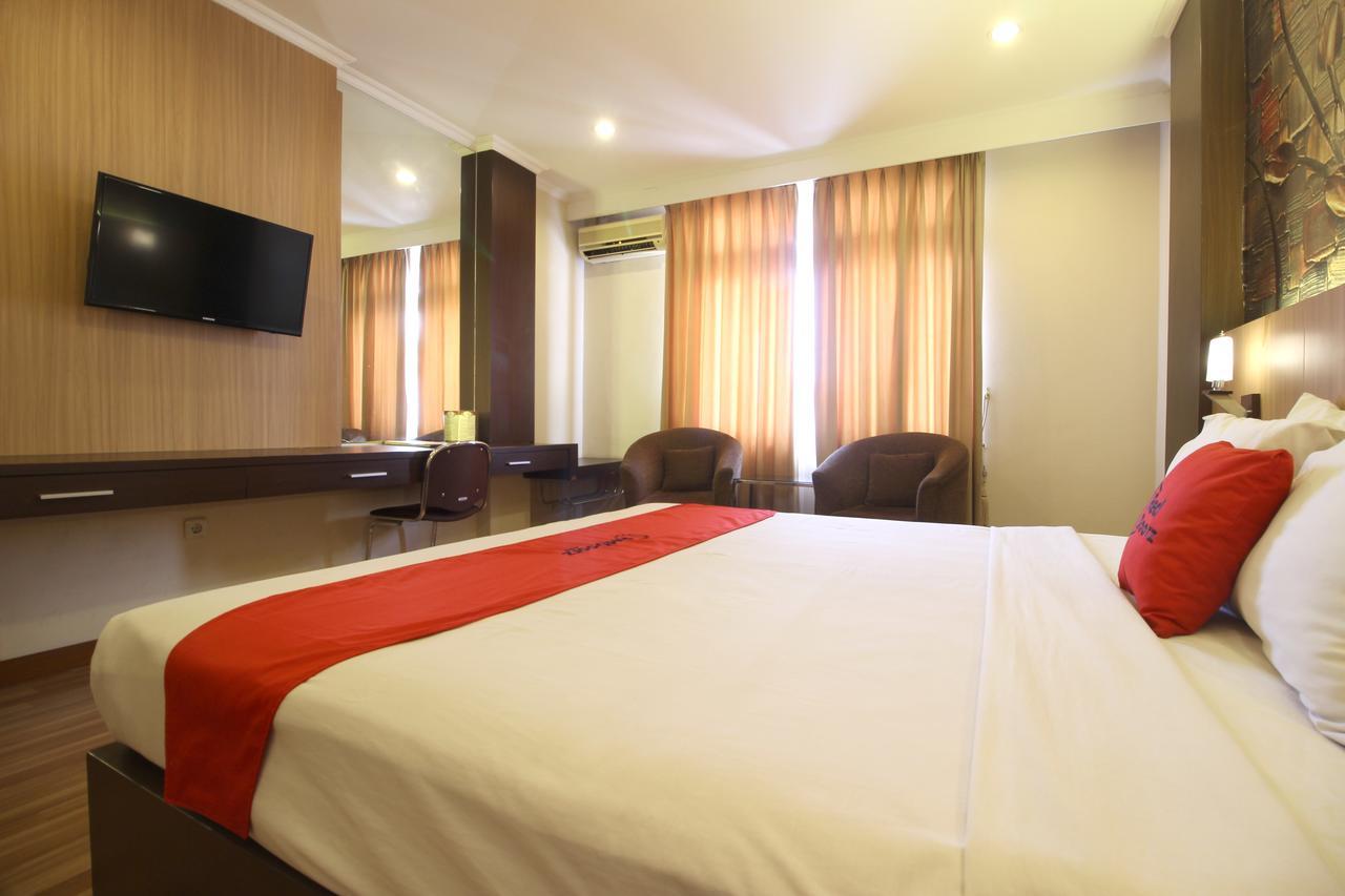 Reddoorz Premium @ Slamet Riyadi 2 Solo Exterior foto